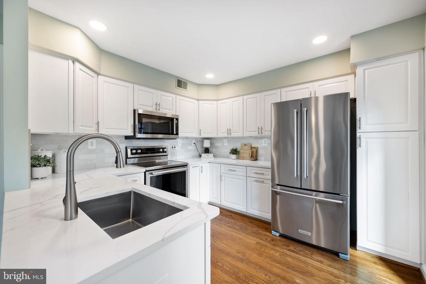 1709 DOGWOOD DR, ALEXANDRIA, Virginia 22302, 3 Bedrooms Bedrooms, ,2 BathroomsBathrooms,Residential,For sale,1709 DOGWOOD DR,VAAX2045754 MLS # VAAX2045754