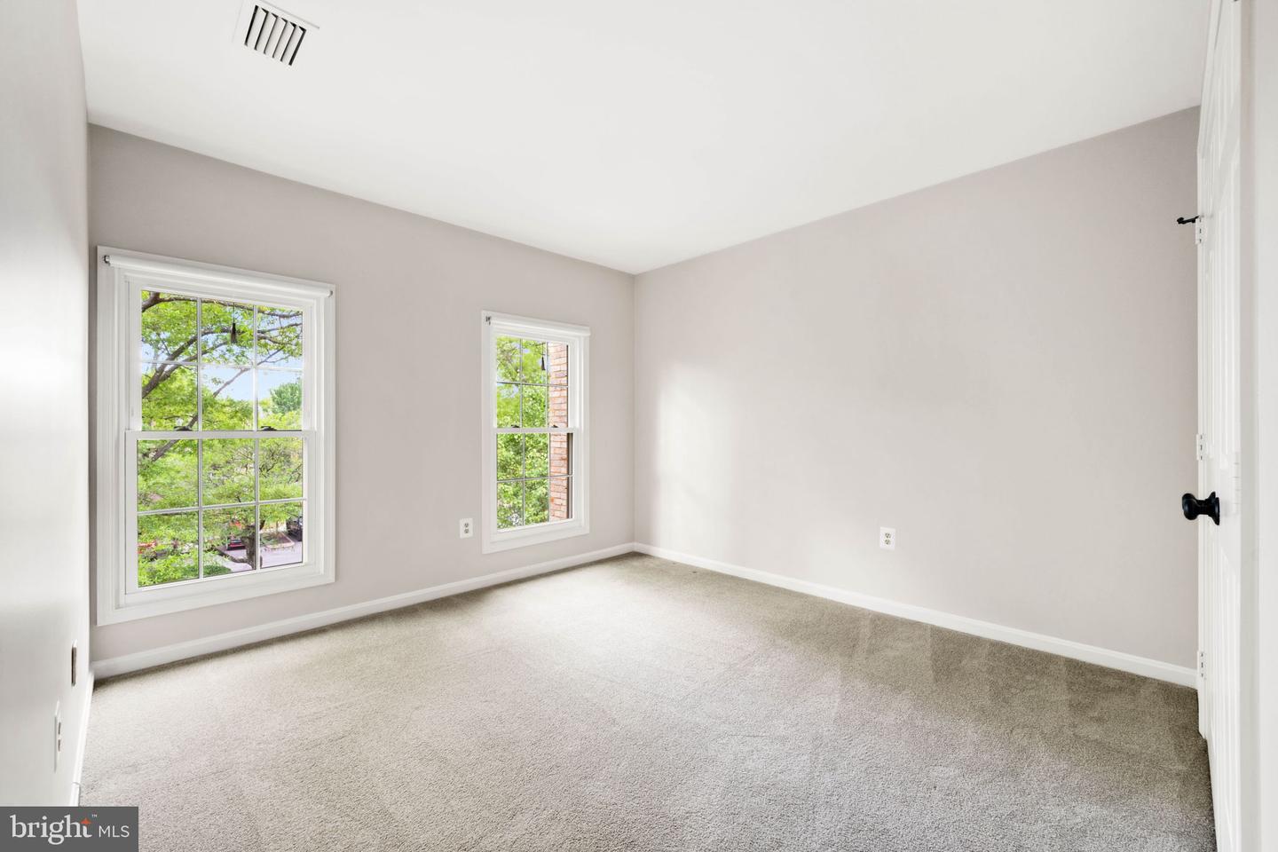 1709 DOGWOOD DR, ALEXANDRIA, Virginia 22302, 3 Bedrooms Bedrooms, ,2 BathroomsBathrooms,Residential,For sale,1709 DOGWOOD DR,VAAX2045754 MLS # VAAX2045754