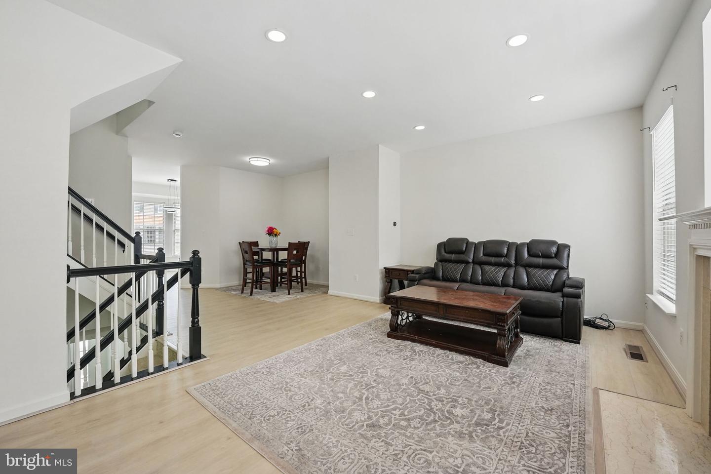 21748 KINGS CROSSING TER, ASHBURN, Virginia 20147, 3 Bedrooms Bedrooms, ,2 BathroomsBathrooms,Residential,For sale,21748 KINGS CROSSING TER,VALO2097906 MLS # VALO2097906