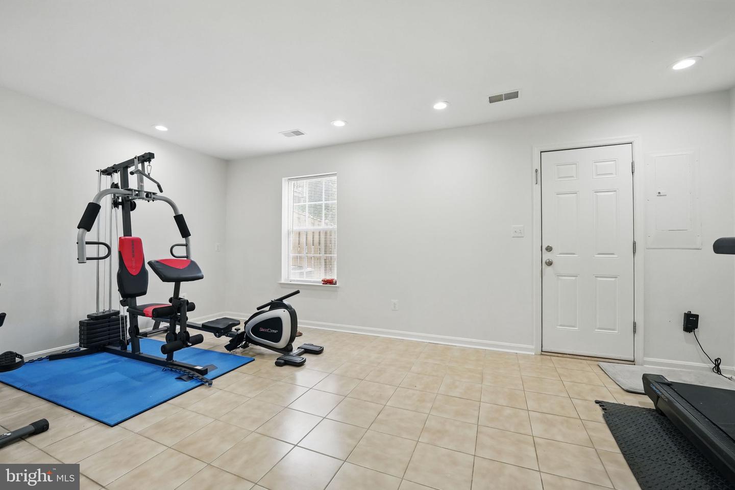 21748 KINGS CROSSING TER, ASHBURN, Virginia 20147, 3 Bedrooms Bedrooms, ,2 BathroomsBathrooms,Residential,For sale,21748 KINGS CROSSING TER,VALO2097906 MLS # VALO2097906