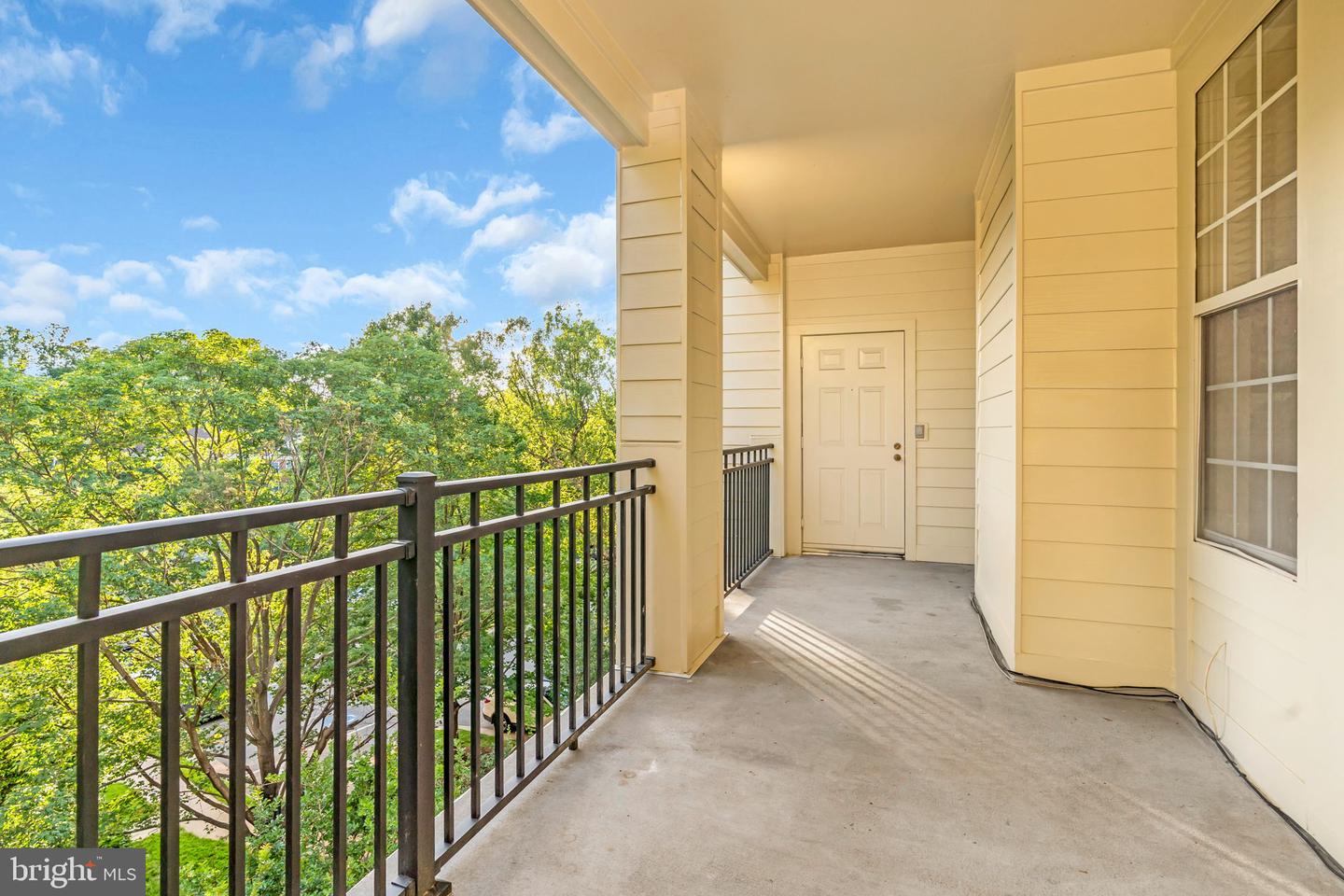 1334 GARDEN WALL CIR #407, RESTON, Virginia 20194, 2 Bedrooms Bedrooms, ,2 BathroomsBathrooms,Residential,For sale,1334 GARDEN WALL CIR #407,VAFX2243458 MLS # VAFX2243458