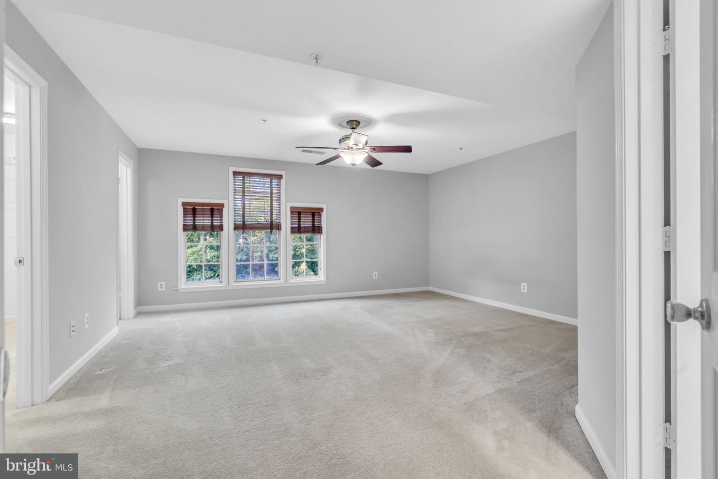 1334 GARDEN WALL CIR #407, RESTON, Virginia 20194, 2 Bedrooms Bedrooms, ,2 BathroomsBathrooms,Residential,For sale,1334 GARDEN WALL CIR #407,VAFX2243458 MLS # VAFX2243458