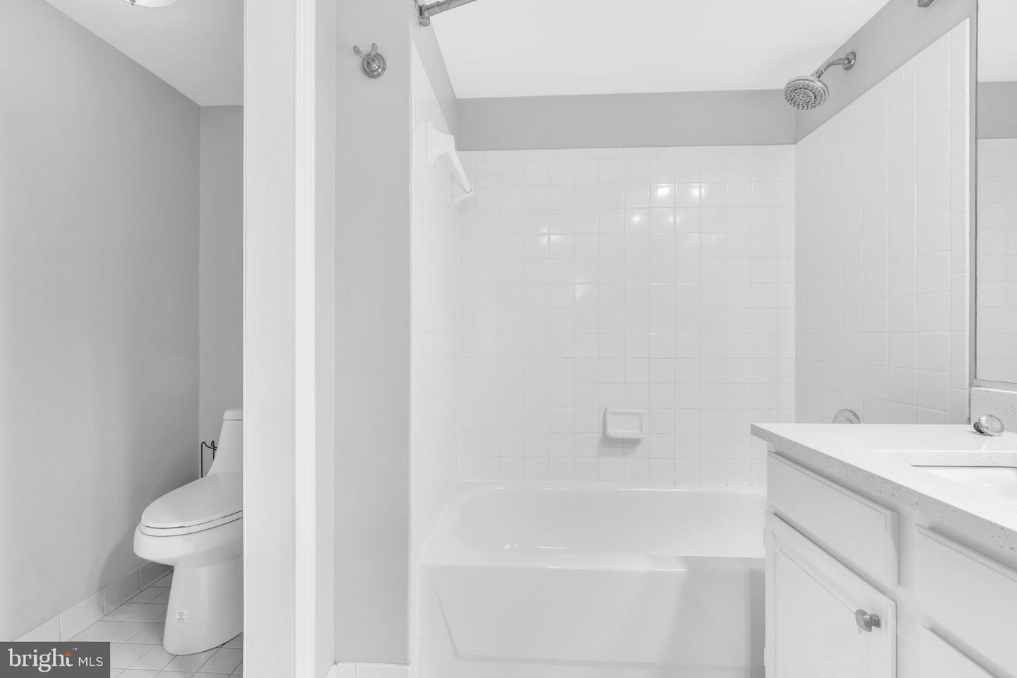 1334 GARDEN WALL CIR #407, RESTON, Virginia 20194, 2 Bedrooms Bedrooms, ,2 BathroomsBathrooms,Residential,For sale,1334 GARDEN WALL CIR #407,VAFX2243458 MLS # VAFX2243458
