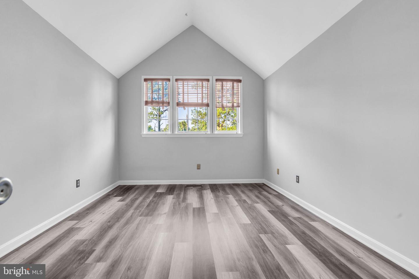 1334 GARDEN WALL CIR #407, RESTON, Virginia 20194, 2 Bedrooms Bedrooms, ,2 BathroomsBathrooms,Residential,For sale,1334 GARDEN WALL CIR #407,VAFX2243458 MLS # VAFX2243458
