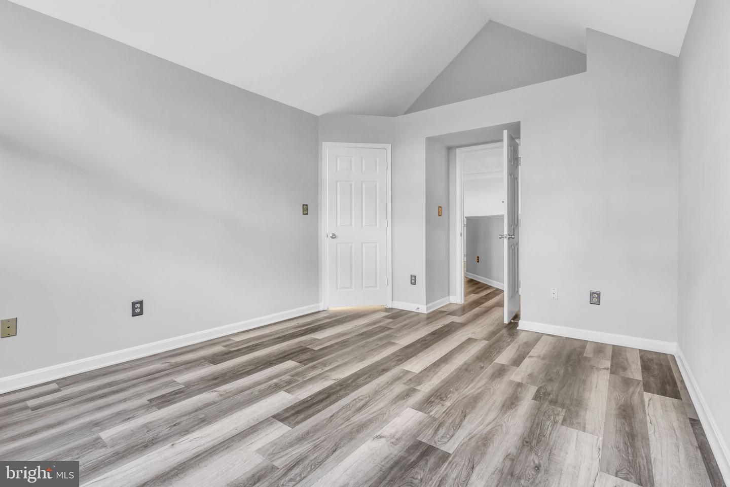 1334 GARDEN WALL CIR #407, RESTON, Virginia 20194, 2 Bedrooms Bedrooms, ,2 BathroomsBathrooms,Residential,For sale,1334 GARDEN WALL CIR #407,VAFX2243458 MLS # VAFX2243458