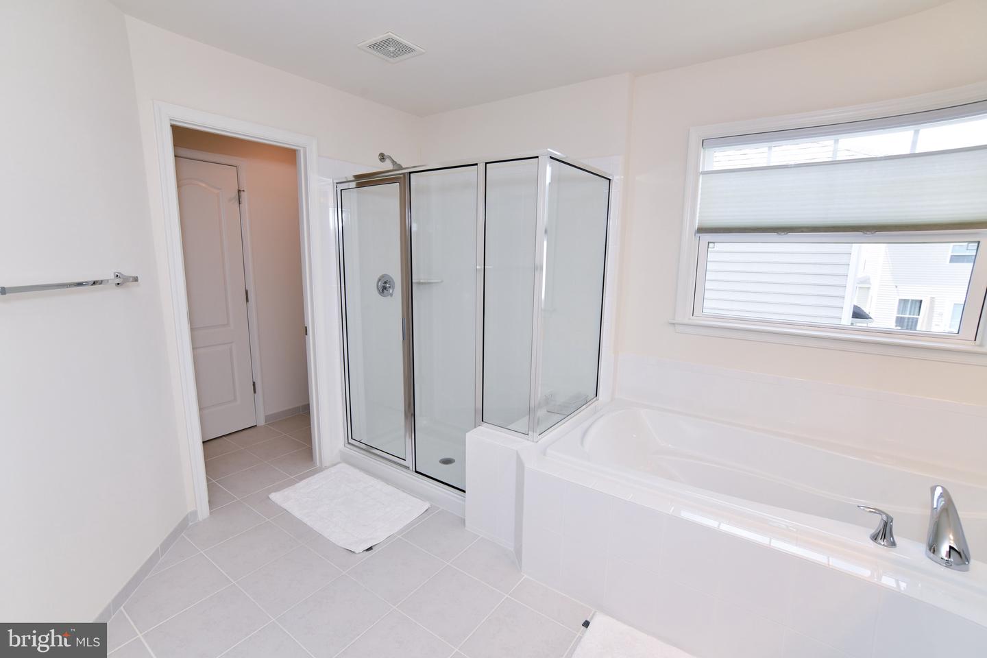 42344 ABNEY WOOD DR, CHANTILLY, Virginia 20152, 8 Bedrooms Bedrooms, ,5 BathroomsBathrooms,Residential,For sale,42344 ABNEY WOOD DR,VALO2097932 MLS # VALO2097932