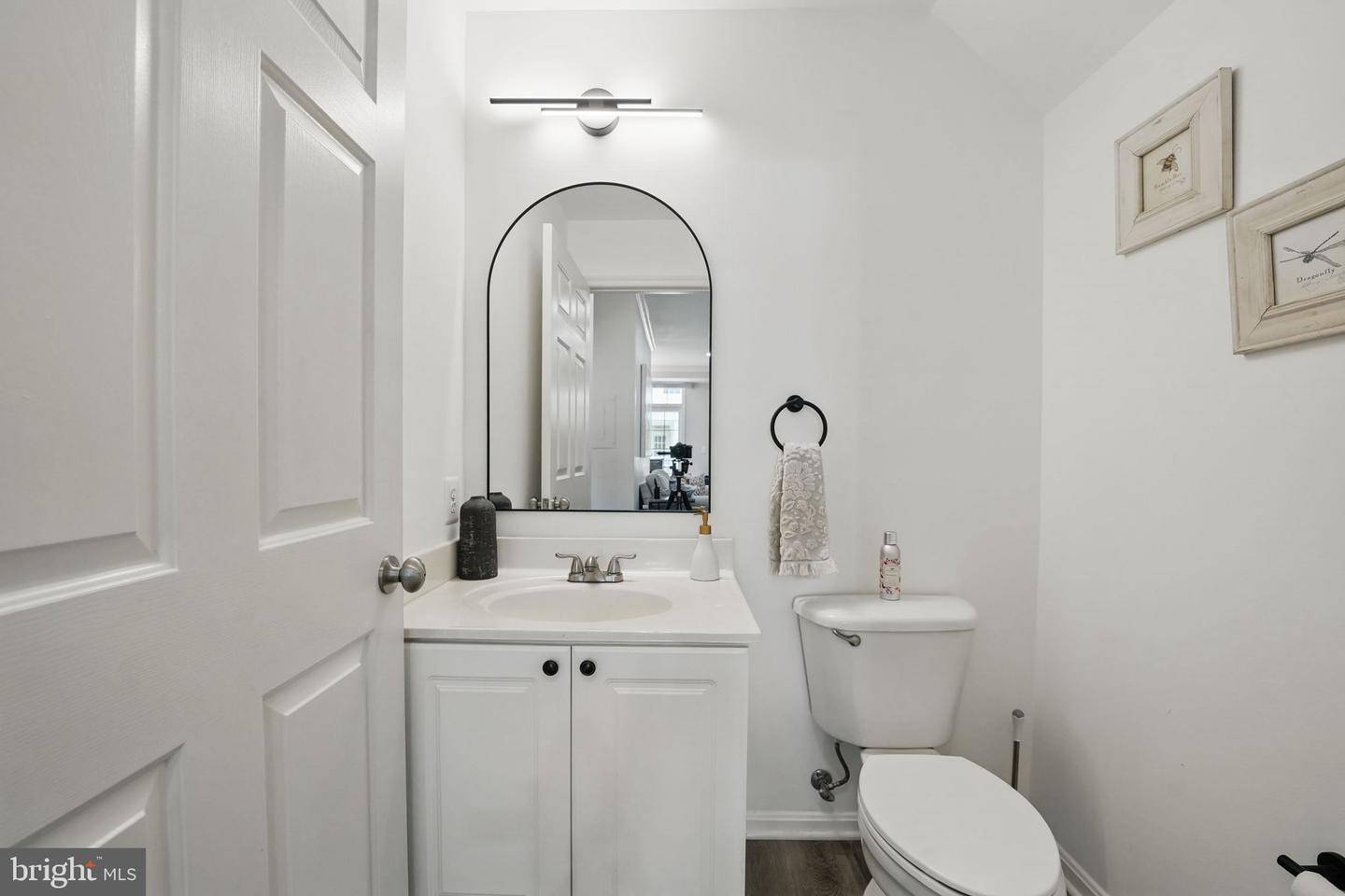 2700 BELLFOREST CT #104, VIENNA, Virginia 22180, 3 Bedrooms Bedrooms, ,2 BathroomsBathrooms,Residential,For sale,2700 BELLFOREST CT #104,VAFX2243528 MLS # VAFX2243528