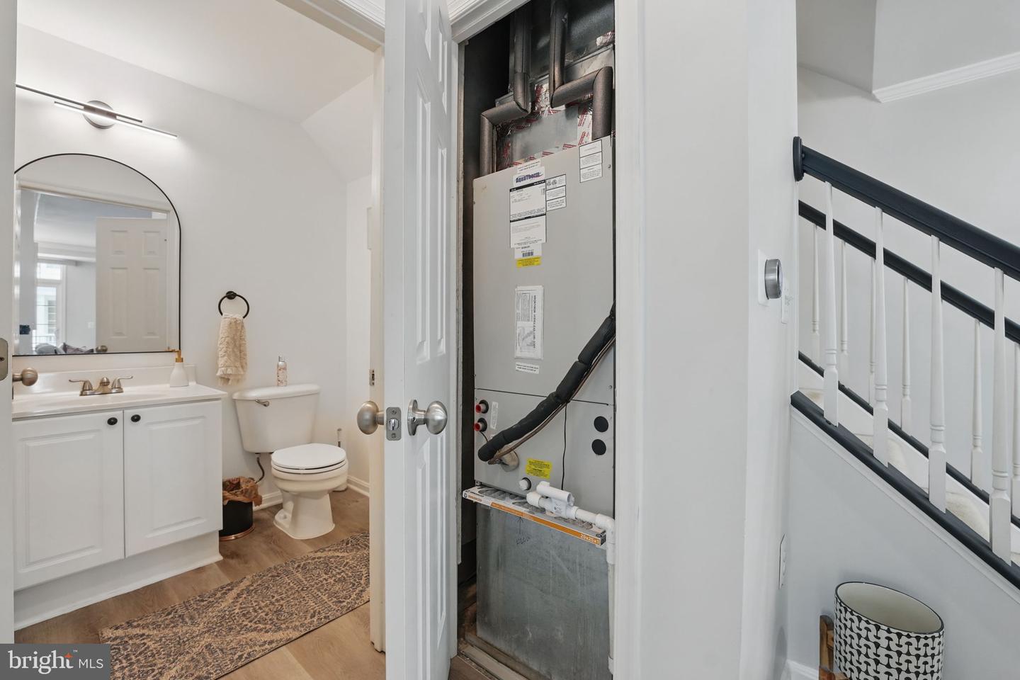 2700 BELLFOREST CT #104, VIENNA, Virginia 22180, 3 Bedrooms Bedrooms, ,2 BathroomsBathrooms,Residential,For sale,2700 BELLFOREST CT #104,VAFX2243528 MLS # VAFX2243528