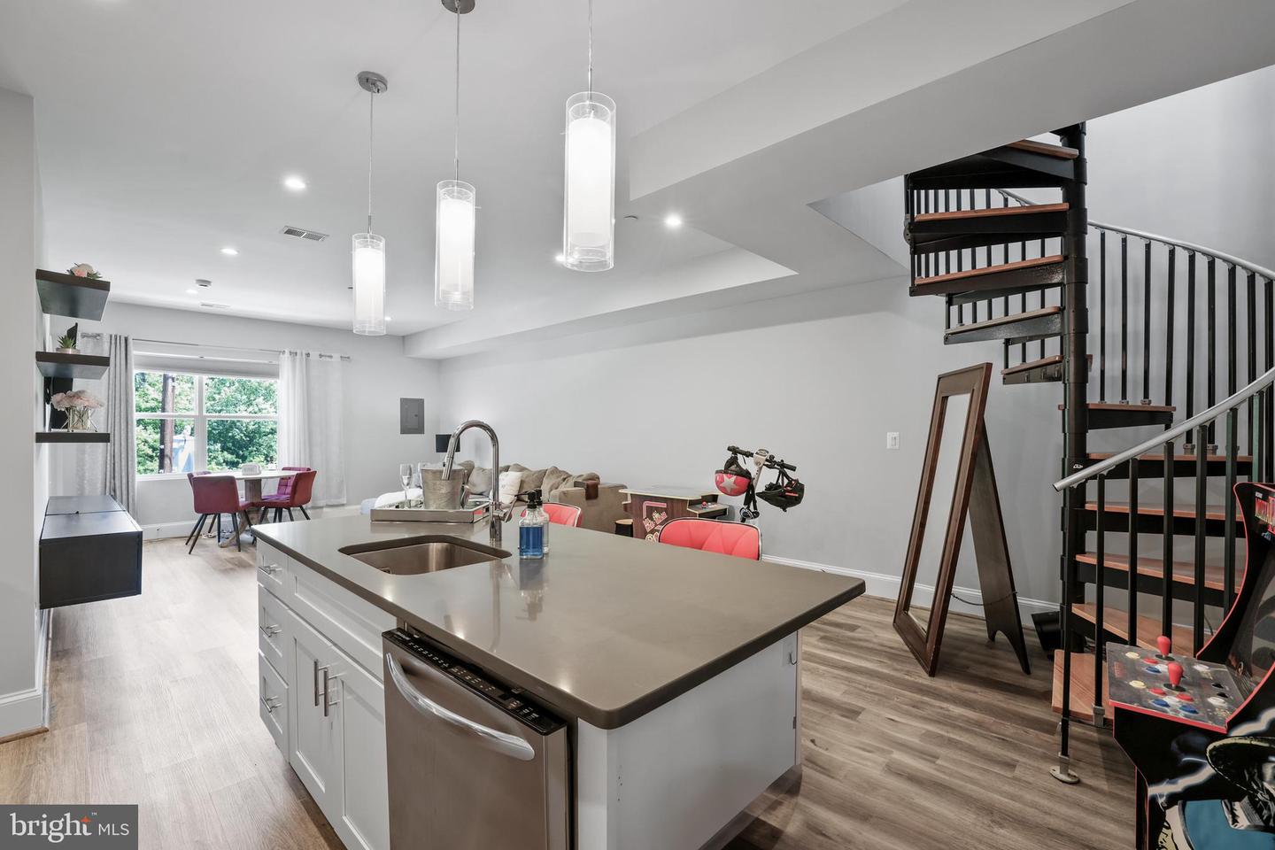 2221 M ST NE #PH1, WASHINGTON, District Of Columbia 20002, 2 Bedrooms Bedrooms, ,2 BathroomsBathrooms,Residential,For sale,2221 M ST NE #PH1,DCDC2202642 MLS # DCDC2202642