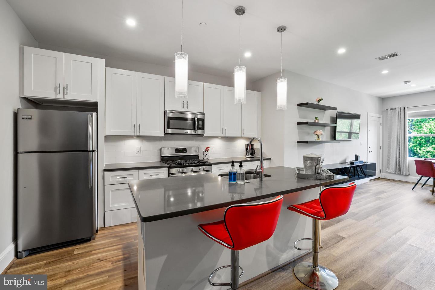 2221 M ST NE #PH1, WASHINGTON, District Of Columbia 20002, 2 Bedrooms Bedrooms, ,2 BathroomsBathrooms,Residential,For sale,2221 M ST NE #PH1,DCDC2202642 MLS # DCDC2202642
