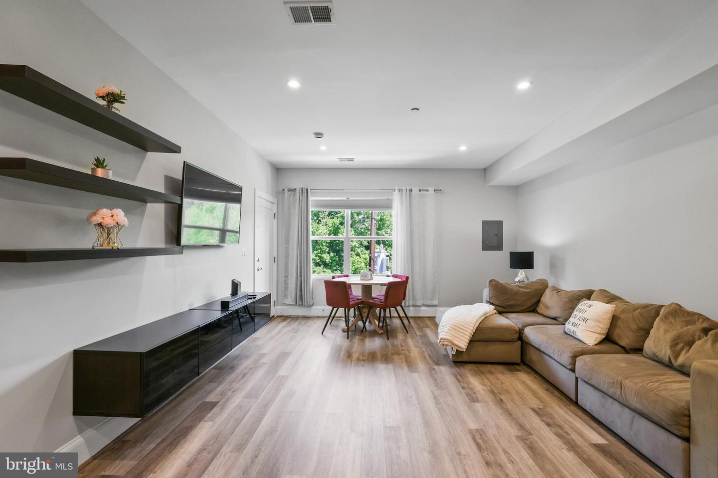 2221 M ST NE #PH1, WASHINGTON, District Of Columbia 20002, 2 Bedrooms Bedrooms, ,2 BathroomsBathrooms,Residential,For sale,2221 M ST NE #PH1,DCDC2202642 MLS # DCDC2202642