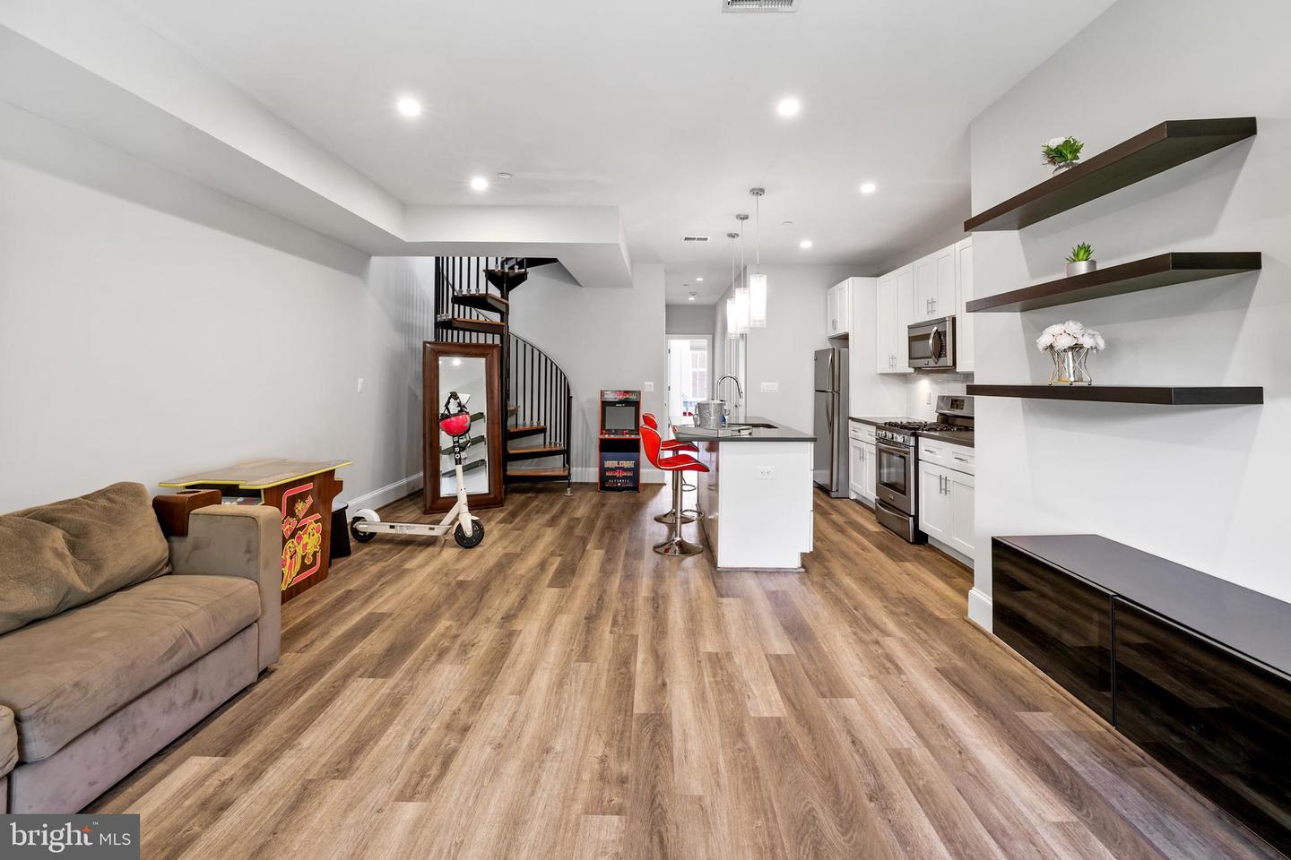 2221 M ST NE #PH1, WASHINGTON, District Of Columbia 20002, 2 Bedrooms Bedrooms, ,2 BathroomsBathrooms,Residential,For sale,2221 M ST NE #PH1,DCDC2202642 MLS # DCDC2202642
