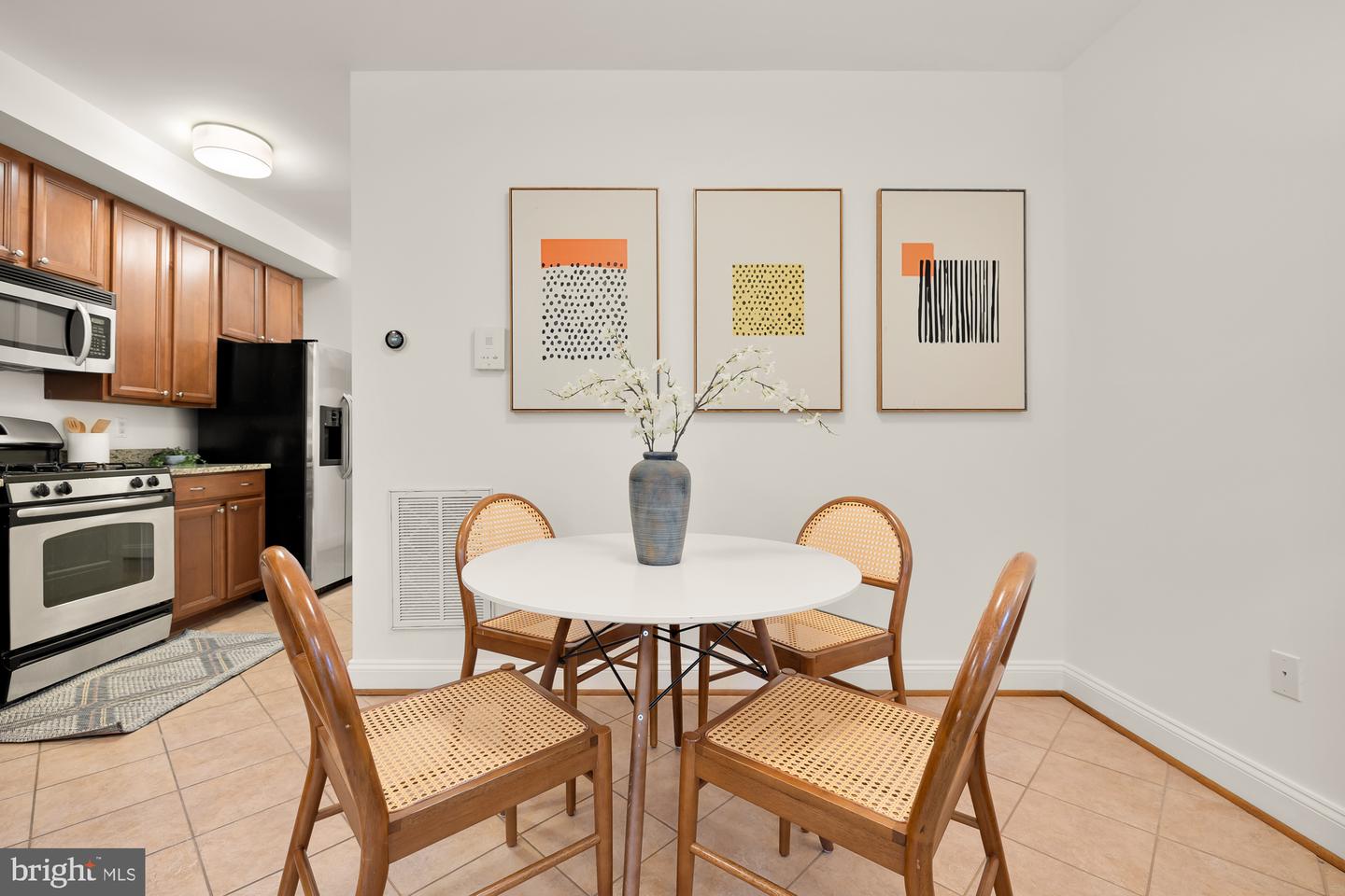 3318 SHERMAN AVE NW #T2, WASHINGTON, District Of Columbia 20010, 2 Bedrooms Bedrooms, ,1 BathroomBathrooms,Residential,For sale,3318 SHERMAN AVE NW #T2,DCDC2202712 MLS # DCDC2202712