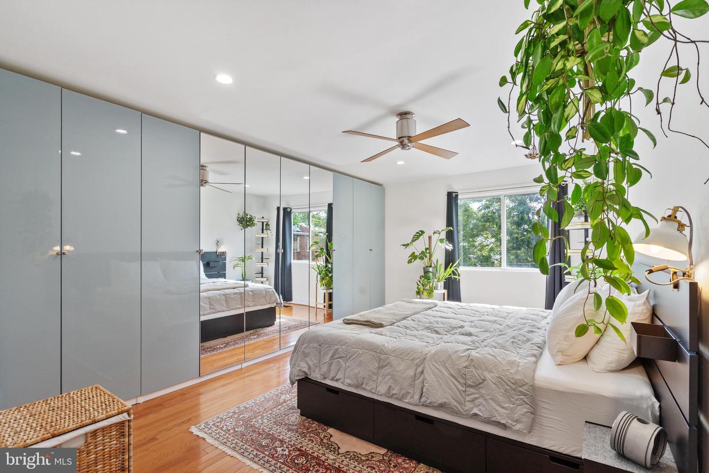 2426 4TH ST NE, WASHINGTON, District Of Columbia 20002, 2 Bedrooms Bedrooms, ,2 BathroomsBathrooms,Residential,For sale,2426 4TH ST NE,DCDC2202754 MLS # DCDC2202754