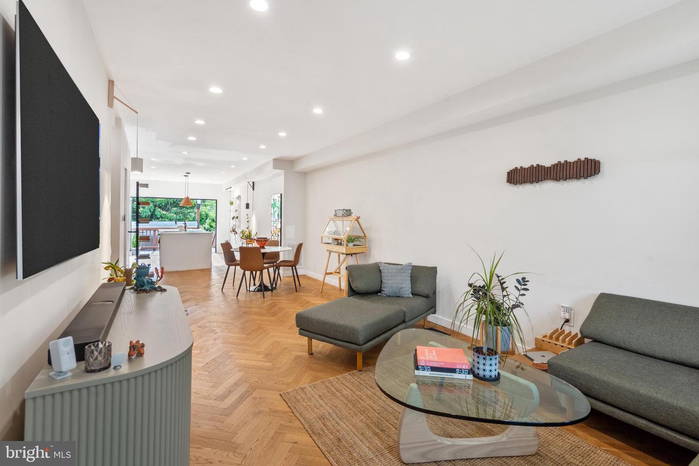 2426 4TH ST NE, WASHINGTON, District Of Columbia 20002, 2 Bedrooms Bedrooms, ,2 BathroomsBathrooms,Residential,For sale,2426 4TH ST NE,DCDC2202754 MLS # DCDC2202754