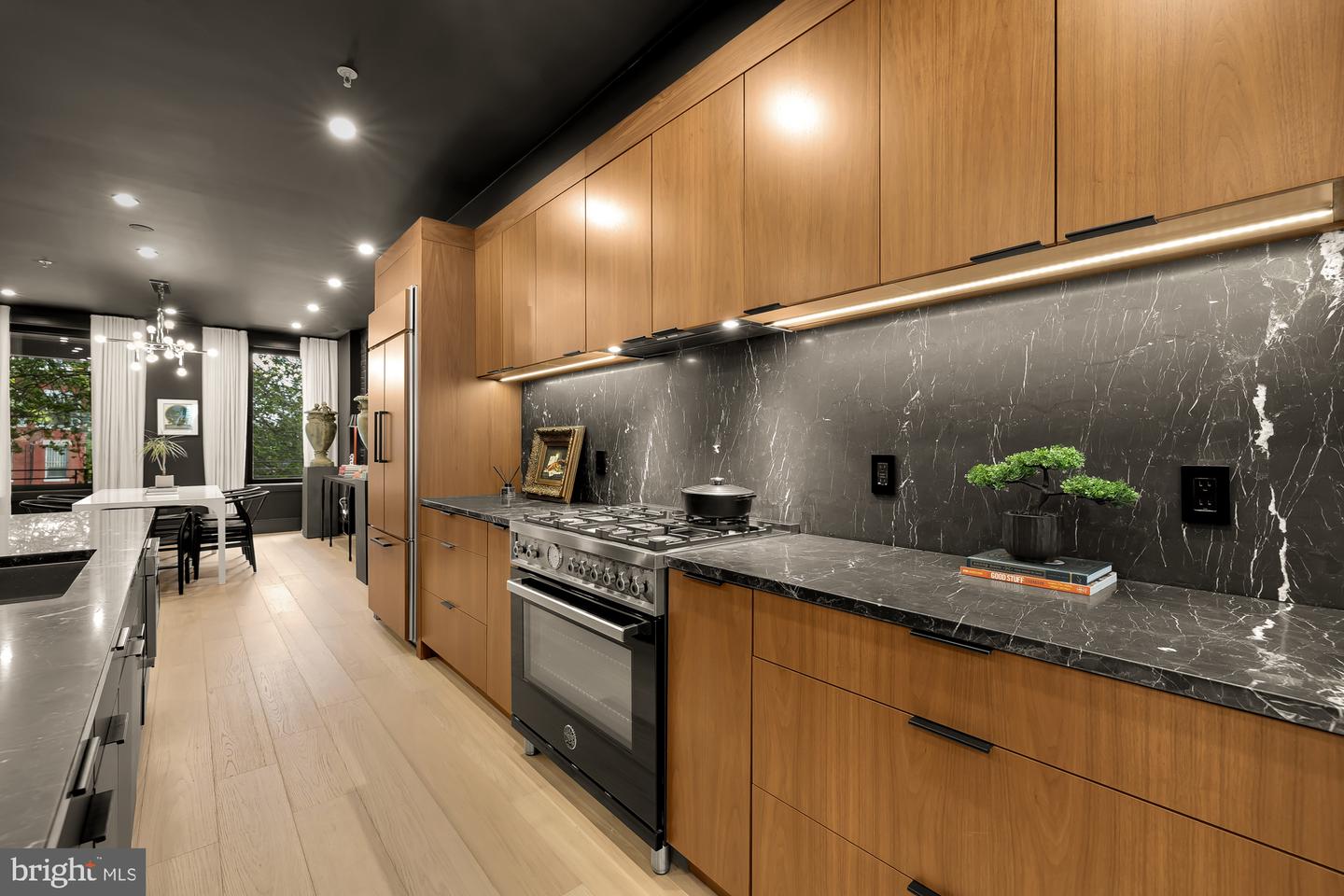 2534 11TH ST NW #1, WASHINGTON, District Of Columbia 20001, 2 Bedrooms Bedrooms, ,2 BathroomsBathrooms,Residential,For sale,2534 11TH ST NW #1,DCDC2202780 MLS # DCDC2202780