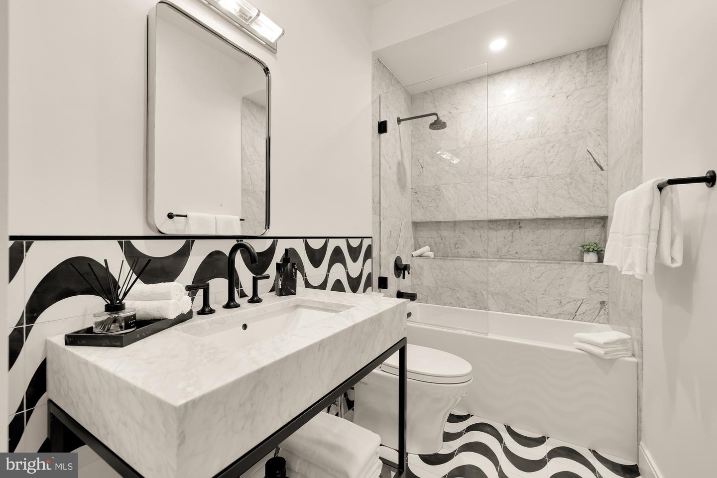 2534 11TH ST NW #1, WASHINGTON, District Of Columbia 20001, 2 Bedrooms Bedrooms, ,2 BathroomsBathrooms,Residential,For sale,2534 11TH ST NW #1,DCDC2202780 MLS # DCDC2202780