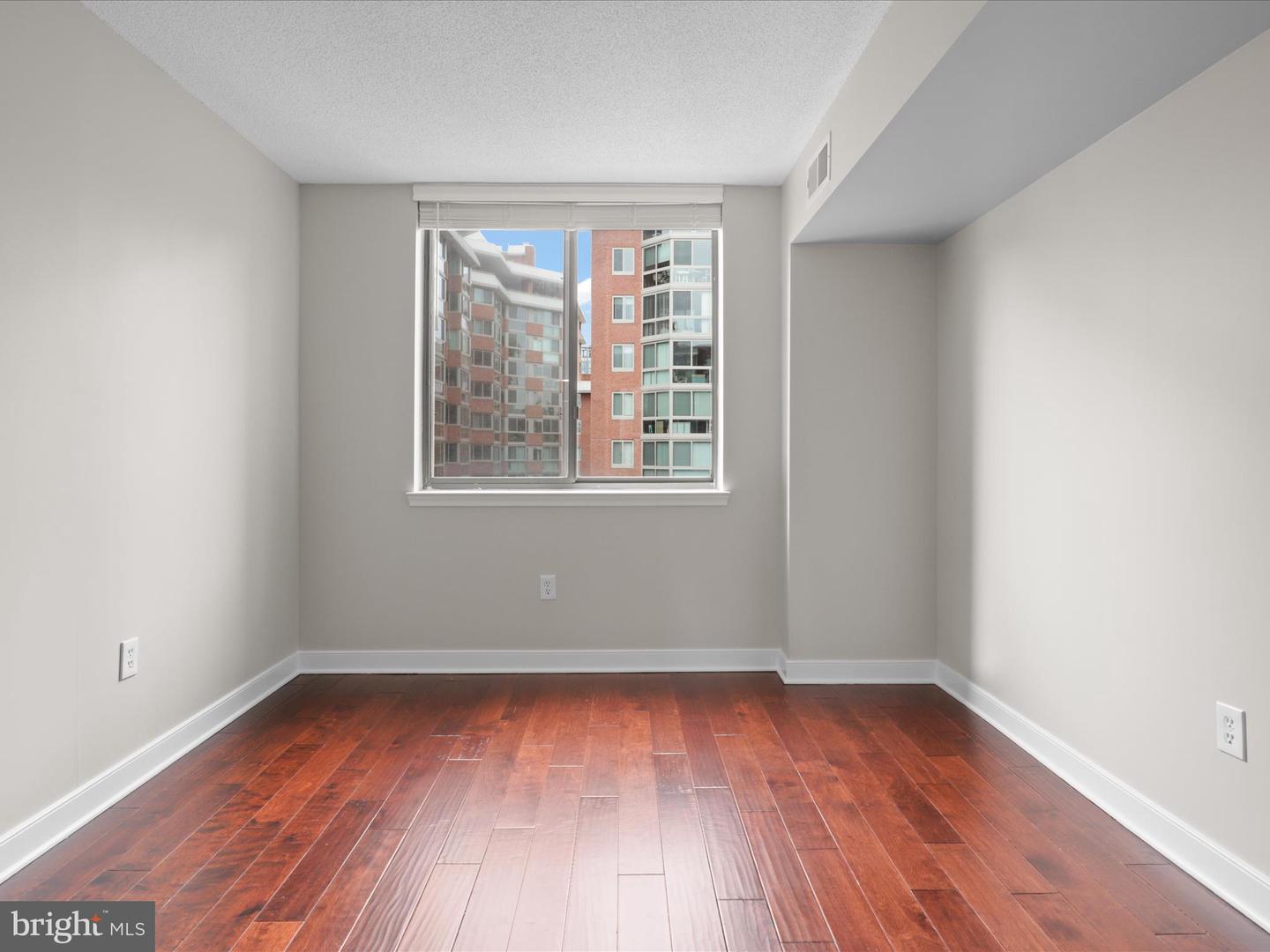 1045 N UTAH ST #2-404, ARLINGTON, Virginia 22201, 1 Bedroom Bedrooms, ,1 BathroomBathrooms,Residential,For sale,1045 N UTAH ST #2-404,VAAR2058280 MLS # VAAR2058280