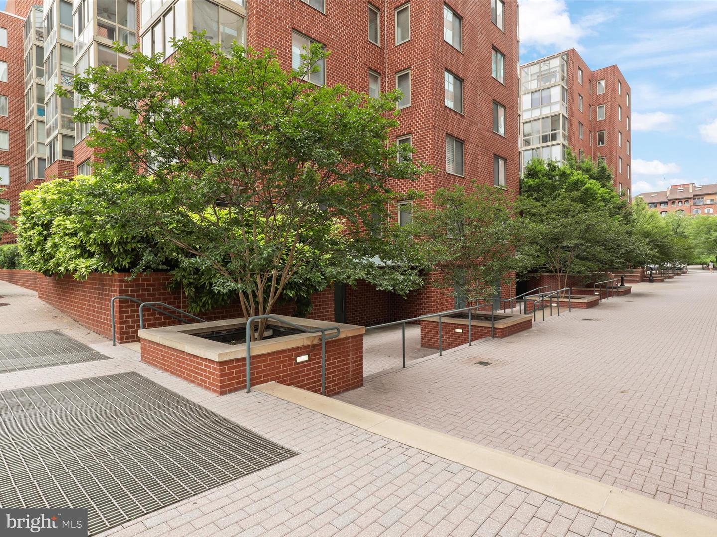 1045 N UTAH ST #2-404, ARLINGTON, Virginia 22201, 1 Bedroom Bedrooms, ,1 BathroomBathrooms,Residential,For sale,1045 N UTAH ST #2-404,VAAR2058280 MLS # VAAR2058280