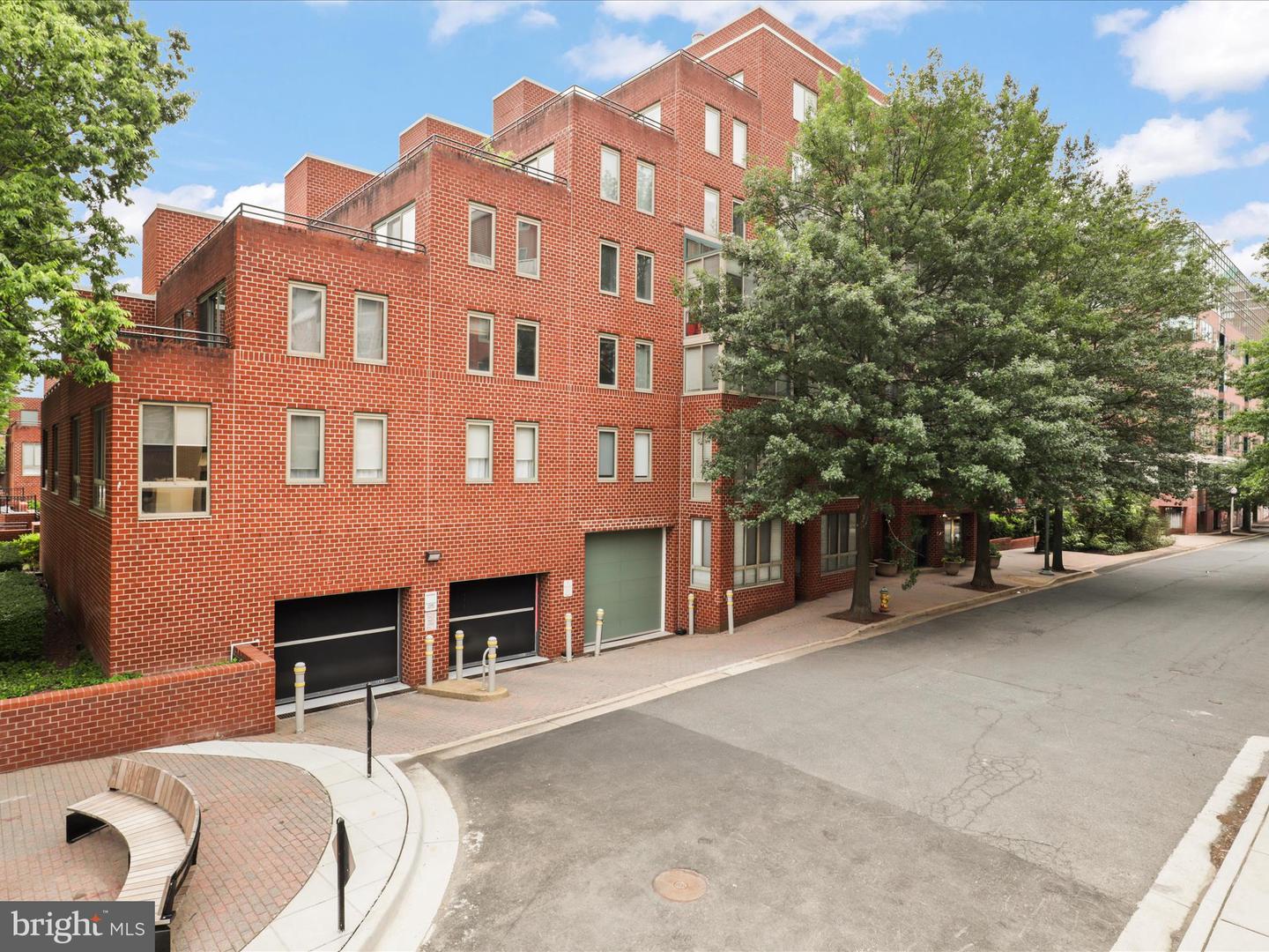 1045 N UTAH ST #2-404, ARLINGTON, Virginia 22201, 1 Bedroom Bedrooms, ,1 BathroomBathrooms,Residential,For sale,1045 N UTAH ST #2-404,VAAR2058280 MLS # VAAR2058280