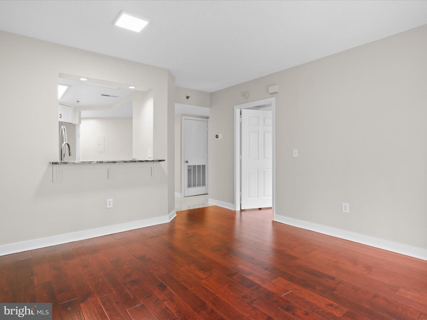 1045 N UTAH ST #2-404, ARLINGTON, Virginia 22201, 1 Bedroom Bedrooms, ,1 BathroomBathrooms,Residential,For sale,1045 N UTAH ST #2-404,VAAR2058280 MLS # VAAR2058280