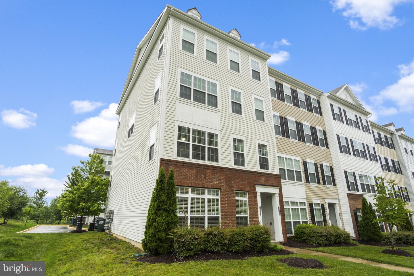 16894 PORTERS INN DR, DUMFRIES, Virginia 22026, 2 Bedrooms Bedrooms, ,2 BathroomsBathrooms,Residential,For sale,16894 PORTERS INN DR,VAPW2095662 MLS # VAPW2095662