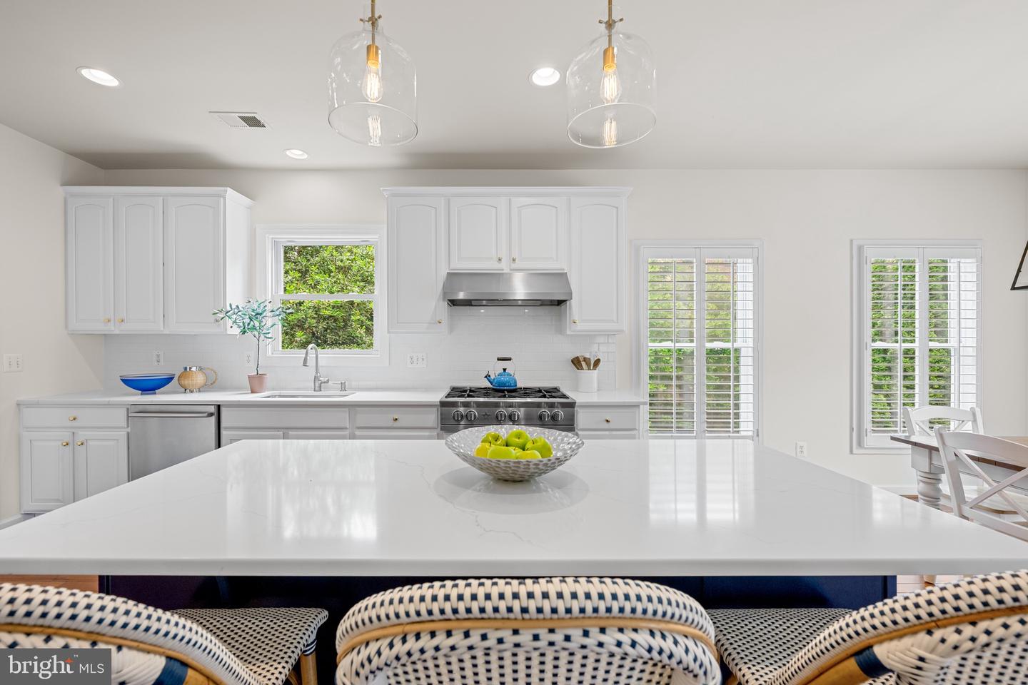 2425 N DICKERSON ST N, ARLINGTON, Virginia 22207, 4 Bedrooms Bedrooms, ,4 BathroomsBathrooms,Residential,For sale,2425 N DICKERSON ST N,VAAR2058284 MLS # VAAR2058284