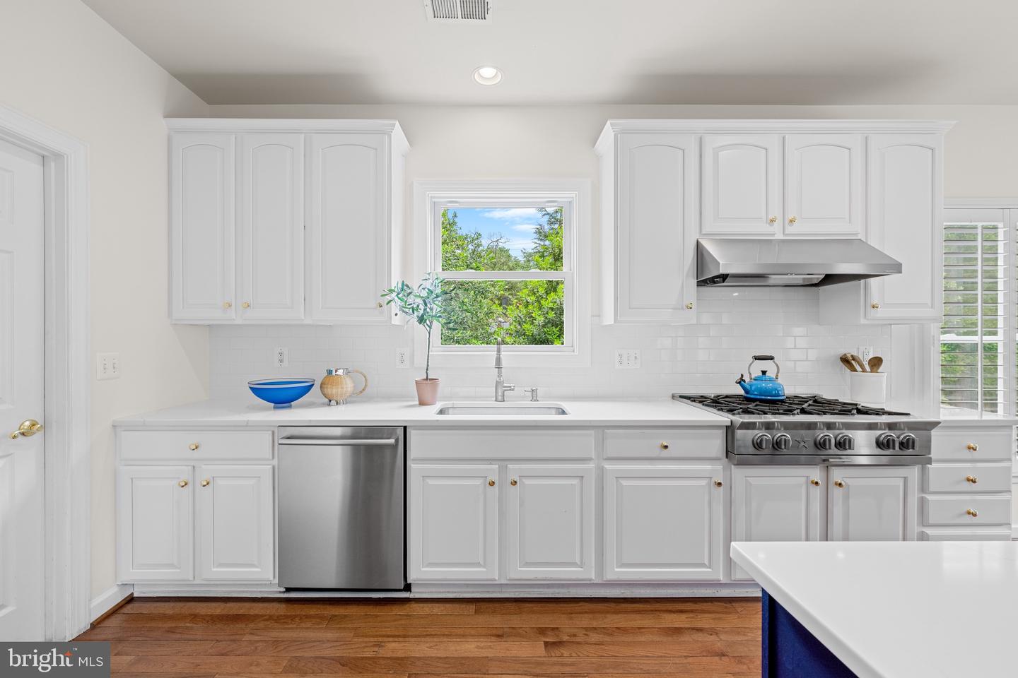 2425 N DICKERSON ST N, ARLINGTON, Virginia 22207, 4 Bedrooms Bedrooms, ,4 BathroomsBathrooms,Residential,For sale,2425 N DICKERSON ST N,VAAR2058284 MLS # VAAR2058284