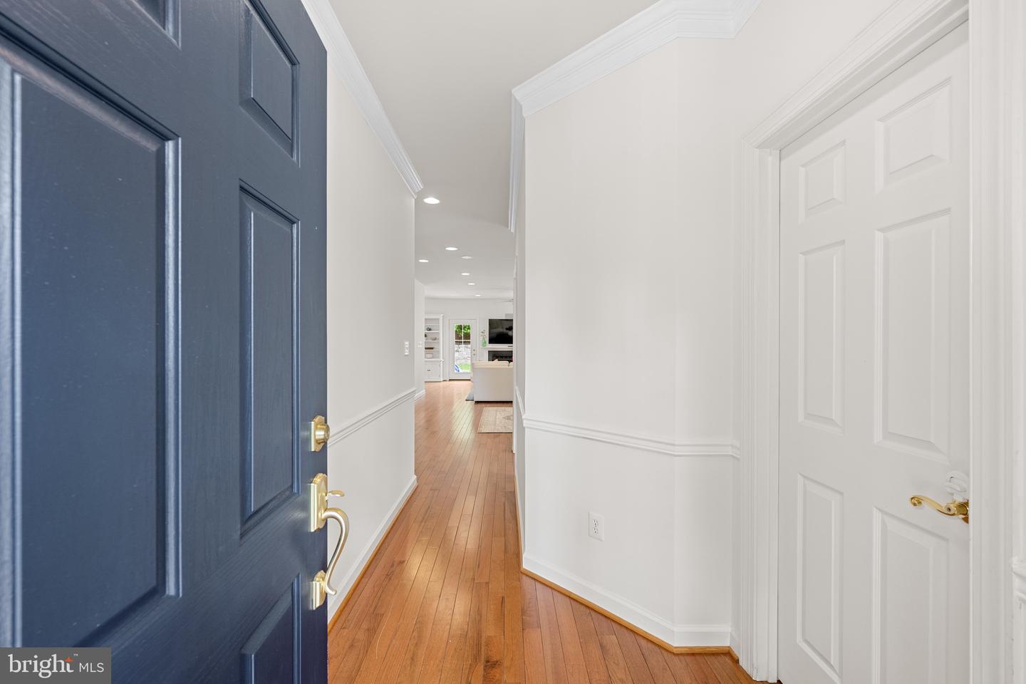 2425 N DICKERSON ST N, ARLINGTON, Virginia 22207, 4 Bedrooms Bedrooms, ,4 BathroomsBathrooms,Residential,For sale,2425 N DICKERSON ST N,VAAR2058284 MLS # VAAR2058284