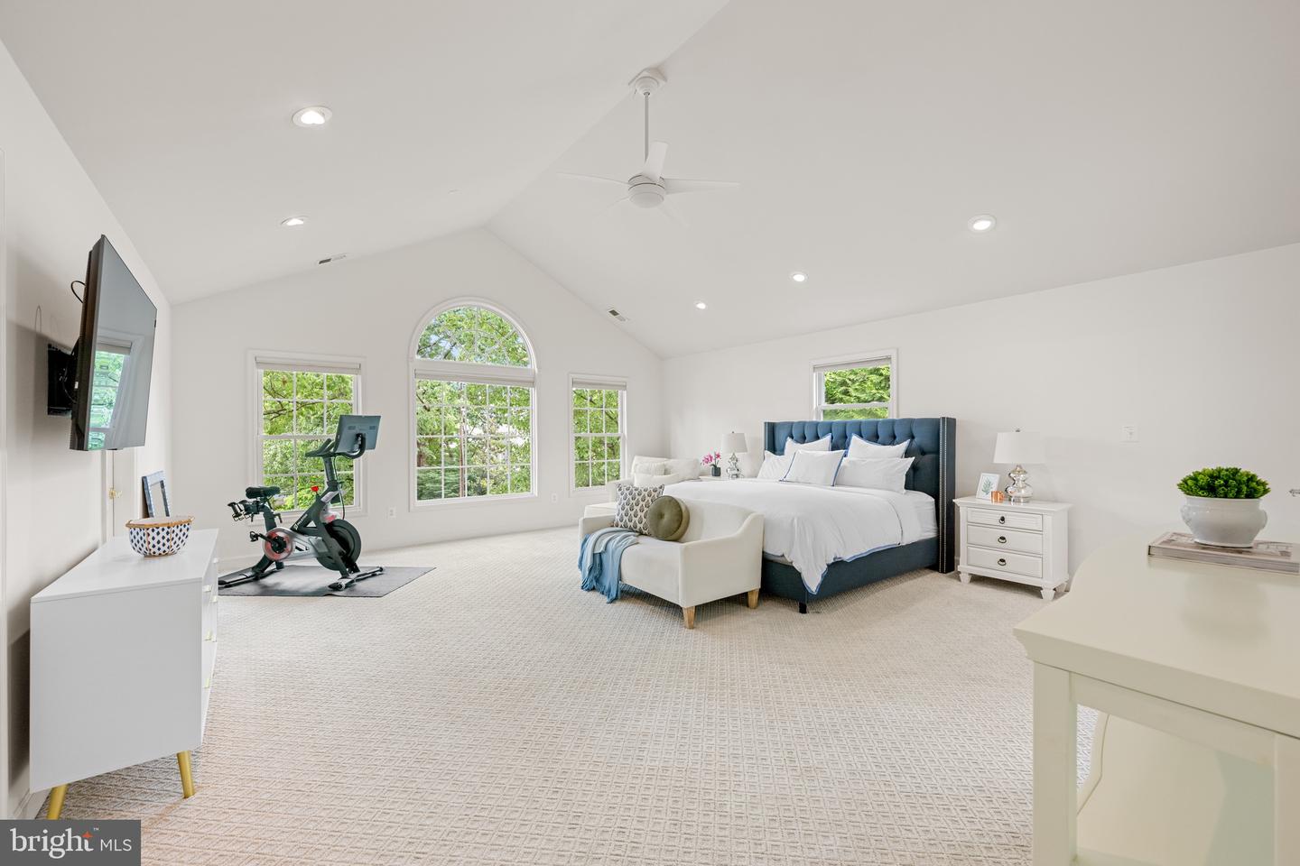 2425 N DICKERSON ST N, ARLINGTON, Virginia 22207, 4 Bedrooms Bedrooms, ,4 BathroomsBathrooms,Residential,For sale,2425 N DICKERSON ST N,VAAR2058284 MLS # VAAR2058284