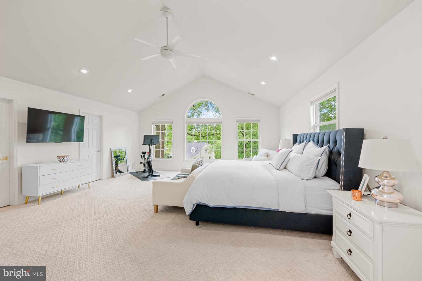 2425 N DICKERSON ST N, ARLINGTON, Virginia 22207, 4 Bedrooms Bedrooms, ,4 BathroomsBathrooms,Residential,For sale,2425 N DICKERSON ST N,VAAR2058284 MLS # VAAR2058284