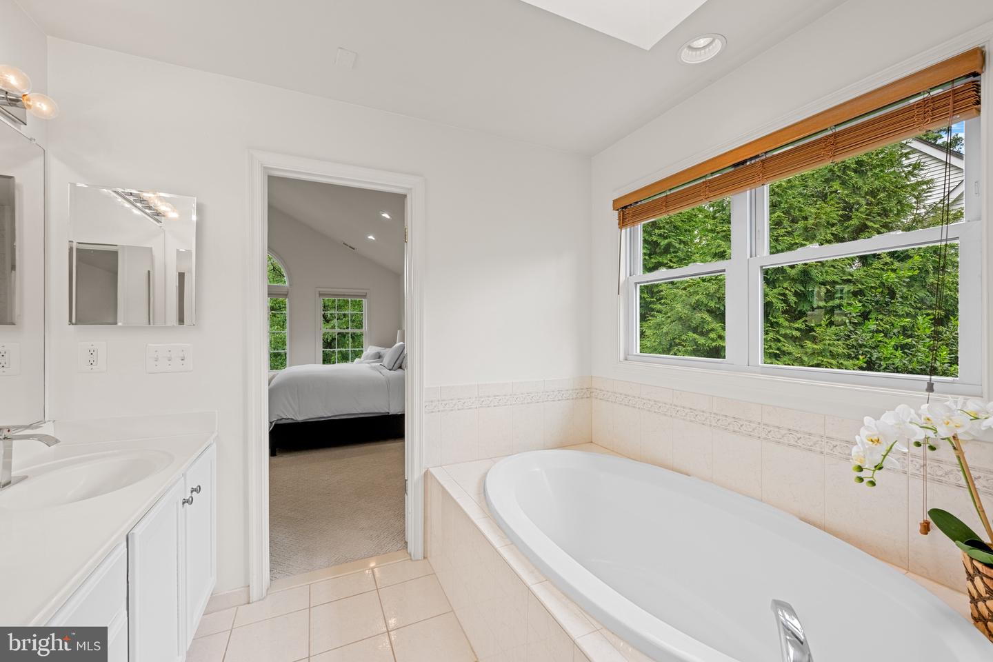 2425 N DICKERSON ST N, ARLINGTON, Virginia 22207, 4 Bedrooms Bedrooms, ,4 BathroomsBathrooms,Residential,For sale,2425 N DICKERSON ST N,VAAR2058284 MLS # VAAR2058284