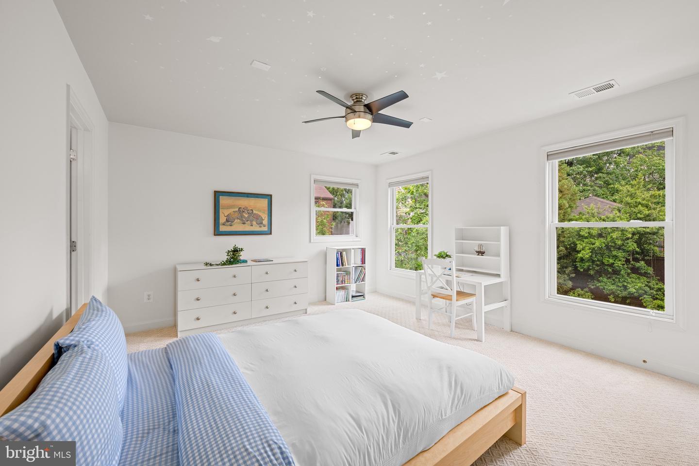 2425 N DICKERSON ST N, ARLINGTON, Virginia 22207, 4 Bedrooms Bedrooms, ,4 BathroomsBathrooms,Residential,For sale,2425 N DICKERSON ST N,VAAR2058284 MLS # VAAR2058284