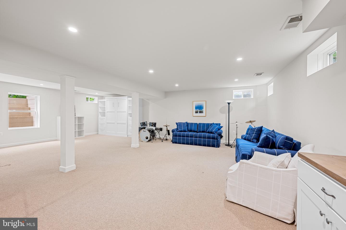 2425 N DICKERSON ST N, ARLINGTON, Virginia 22207, 4 Bedrooms Bedrooms, ,4 BathroomsBathrooms,Residential,For sale,2425 N DICKERSON ST N,VAAR2058284 MLS # VAAR2058284