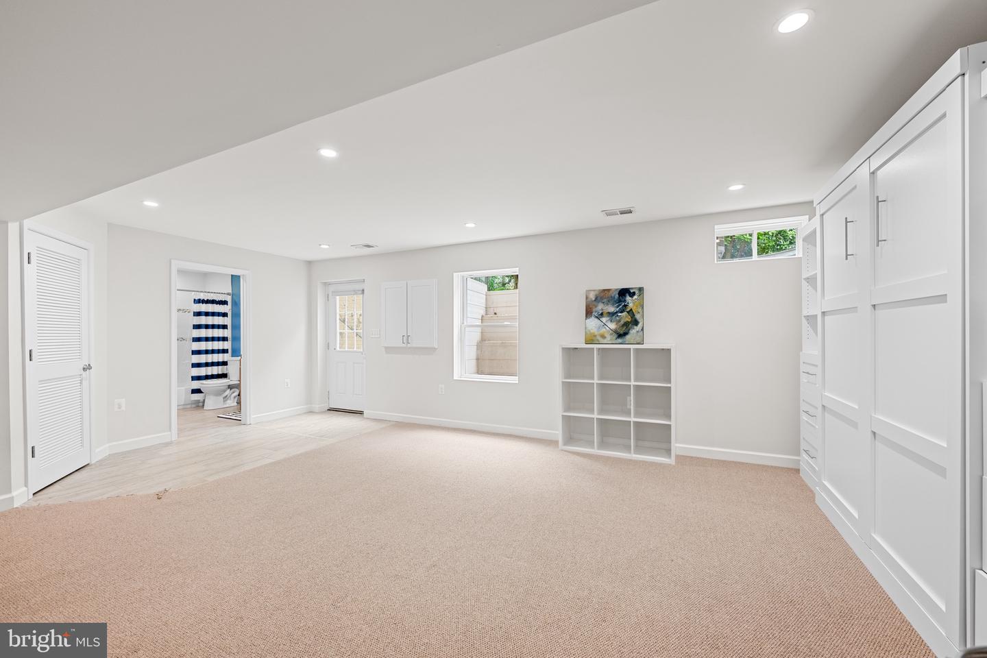 2425 N DICKERSON ST N, ARLINGTON, Virginia 22207, 4 Bedrooms Bedrooms, ,4 BathroomsBathrooms,Residential,For sale,2425 N DICKERSON ST N,VAAR2058284 MLS # VAAR2058284