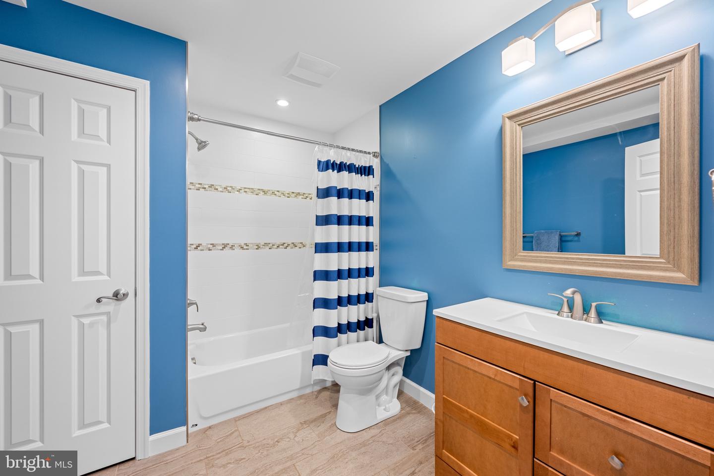 2425 N DICKERSON ST N, ARLINGTON, Virginia 22207, 4 Bedrooms Bedrooms, ,4 BathroomsBathrooms,Residential,For sale,2425 N DICKERSON ST N,VAAR2058284 MLS # VAAR2058284