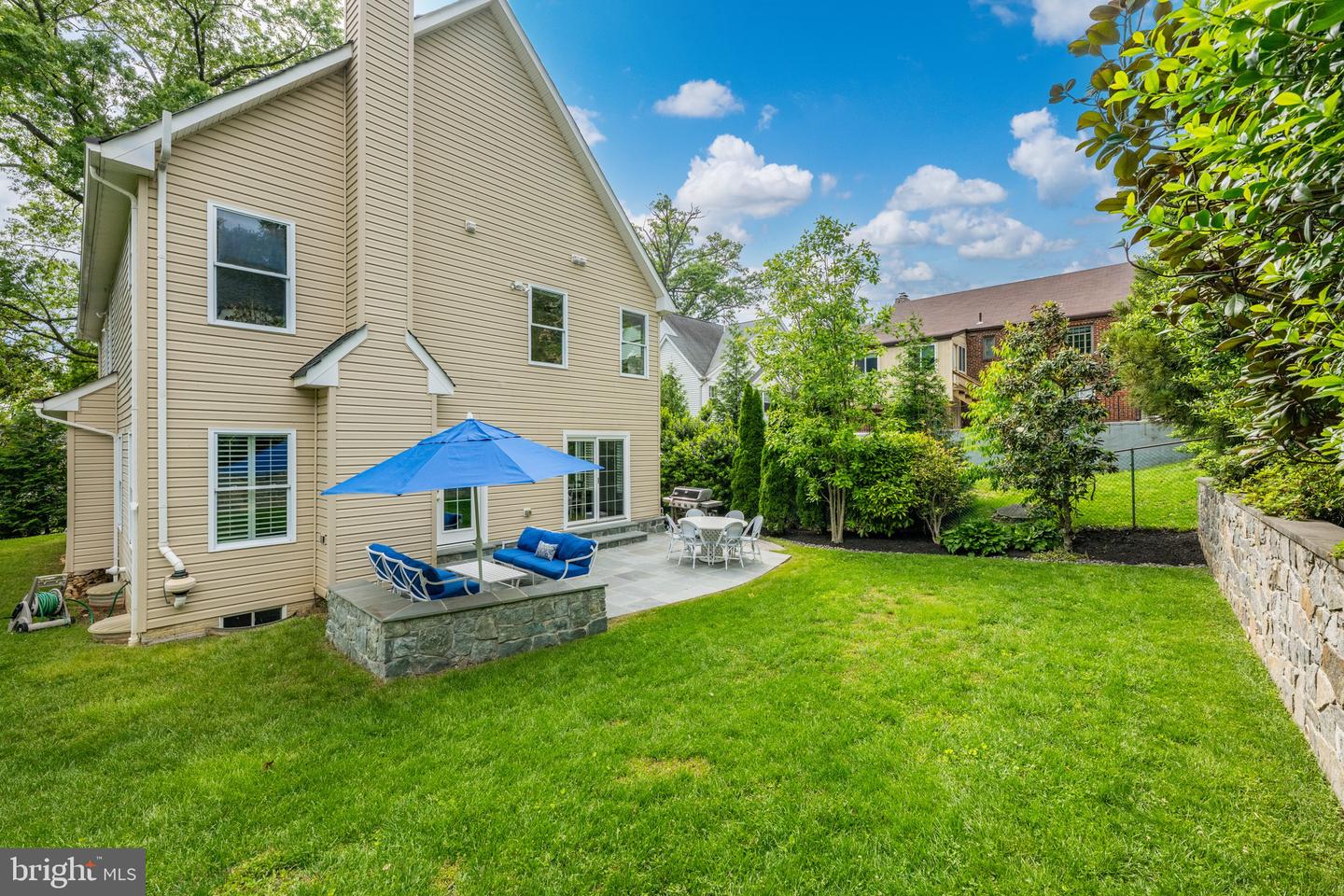 2425 N DICKERSON ST N, ARLINGTON, Virginia 22207, 4 Bedrooms Bedrooms, ,4 BathroomsBathrooms,Residential,For sale,2425 N DICKERSON ST N,VAAR2058284 MLS # VAAR2058284