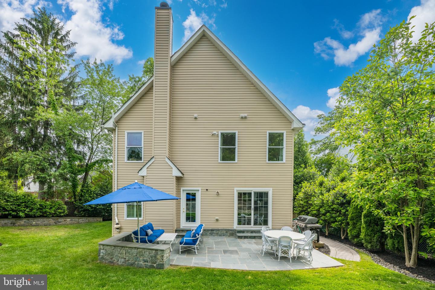 2425 N DICKERSON ST N, ARLINGTON, Virginia 22207, 4 Bedrooms Bedrooms, ,4 BathroomsBathrooms,Residential,For sale,2425 N DICKERSON ST N,VAAR2058284 MLS # VAAR2058284