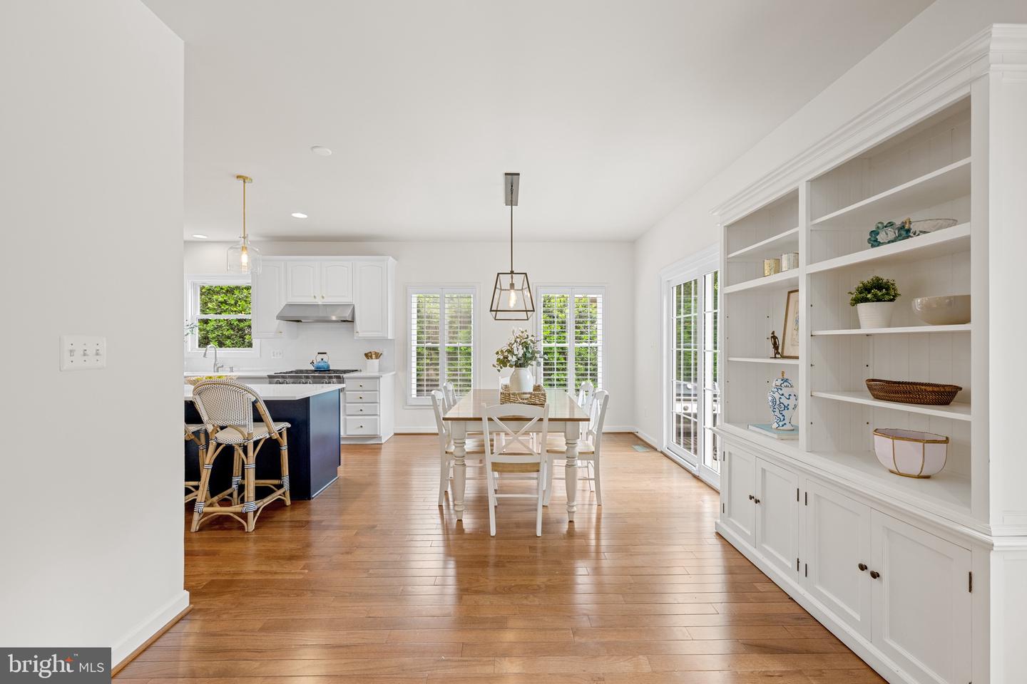 2425 N DICKERSON ST N, ARLINGTON, Virginia 22207, 4 Bedrooms Bedrooms, ,4 BathroomsBathrooms,Residential,For sale,2425 N DICKERSON ST N,VAAR2058284 MLS # VAAR2058284