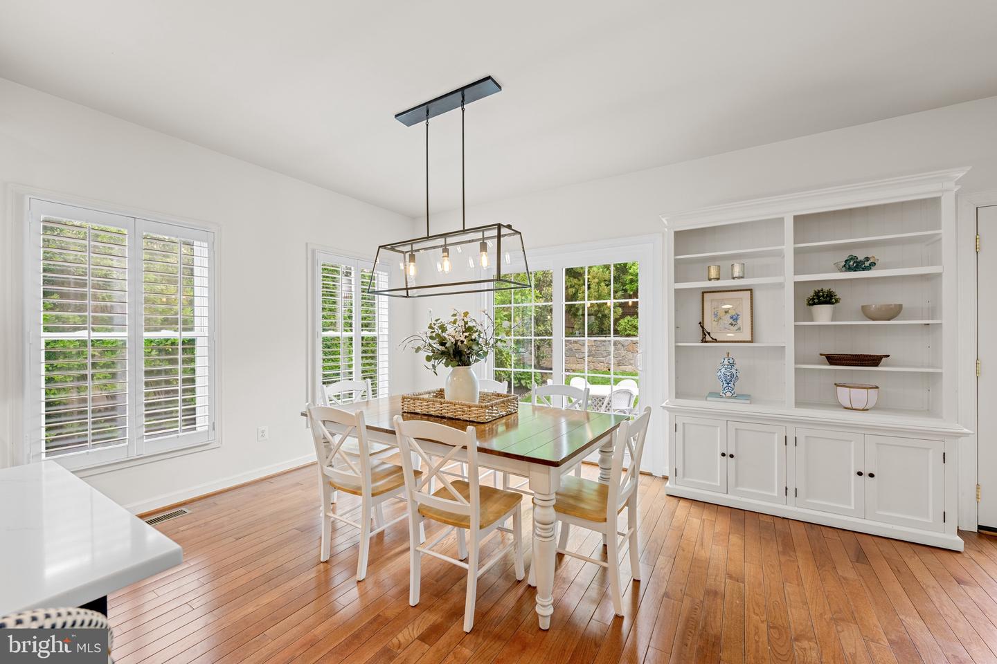 2425 N DICKERSON ST N, ARLINGTON, Virginia 22207, 4 Bedrooms Bedrooms, ,4 BathroomsBathrooms,Residential,For sale,2425 N DICKERSON ST N,VAAR2058284 MLS # VAAR2058284