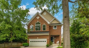 2425 N DICKERSON ST N, ARLINGTON, Virginia 22207, 4 Bedrooms Bedrooms, ,4 BathroomsBathrooms,Residential,For sale,2425 N DICKERSON ST N,VAAR2058284 MLS # VAAR2058284