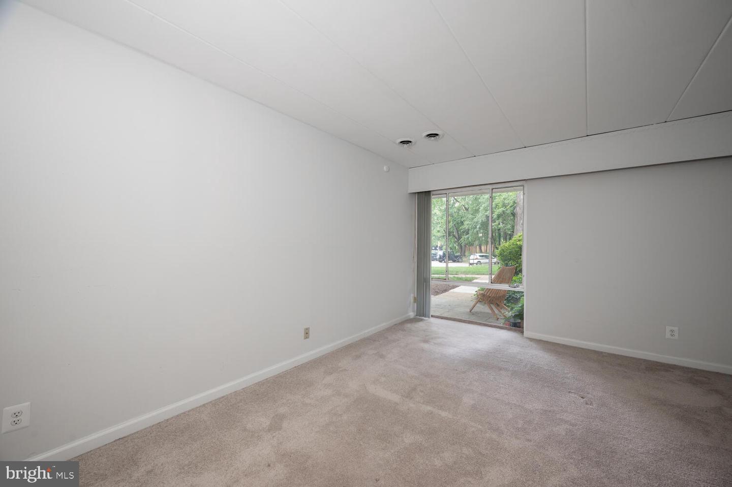 2525 HUNTINGTON AVE #18, ALEXANDRIA, Virginia 22303, 1 Bedroom Bedrooms, ,1 BathroomBathrooms,Residential,For sale,2525 HUNTINGTON AVE #18,VAFX2243566 MLS # VAFX2243566