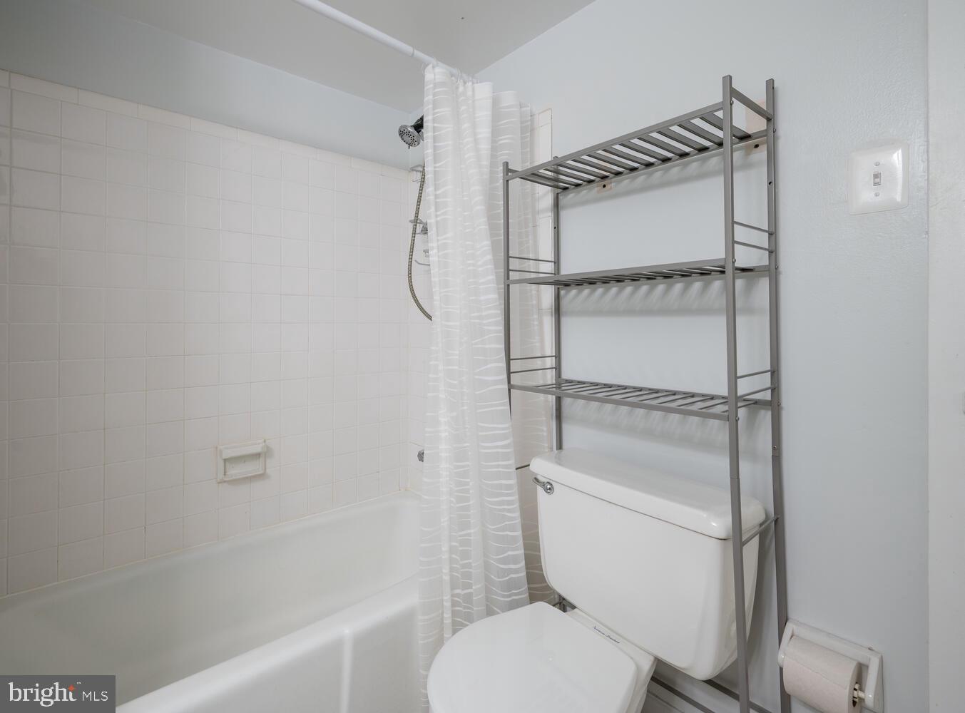 2525 HUNTINGTON AVE #18, ALEXANDRIA, Virginia 22303, 1 Bedroom Bedrooms, ,1 BathroomBathrooms,Residential,For sale,2525 HUNTINGTON AVE #18,VAFX2243566 MLS # VAFX2243566