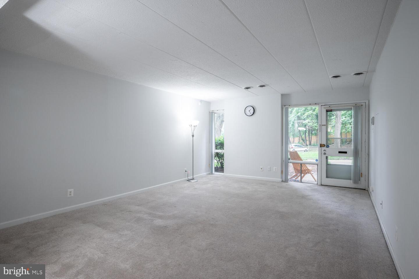 2525 HUNTINGTON AVE #18, ALEXANDRIA, Virginia 22303, 1 Bedroom Bedrooms, ,1 BathroomBathrooms,Residential,For sale,2525 HUNTINGTON AVE #18,VAFX2243566 MLS # VAFX2243566