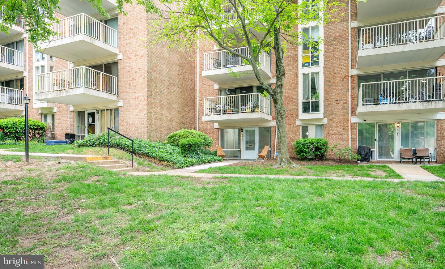 2525 HUNTINGTON AVE #18, ALEXANDRIA, Virginia 22303, 1 Bedroom Bedrooms, ,1 BathroomBathrooms,Residential,For sale,2525 HUNTINGTON AVE #18,VAFX2243566 MLS # VAFX2243566