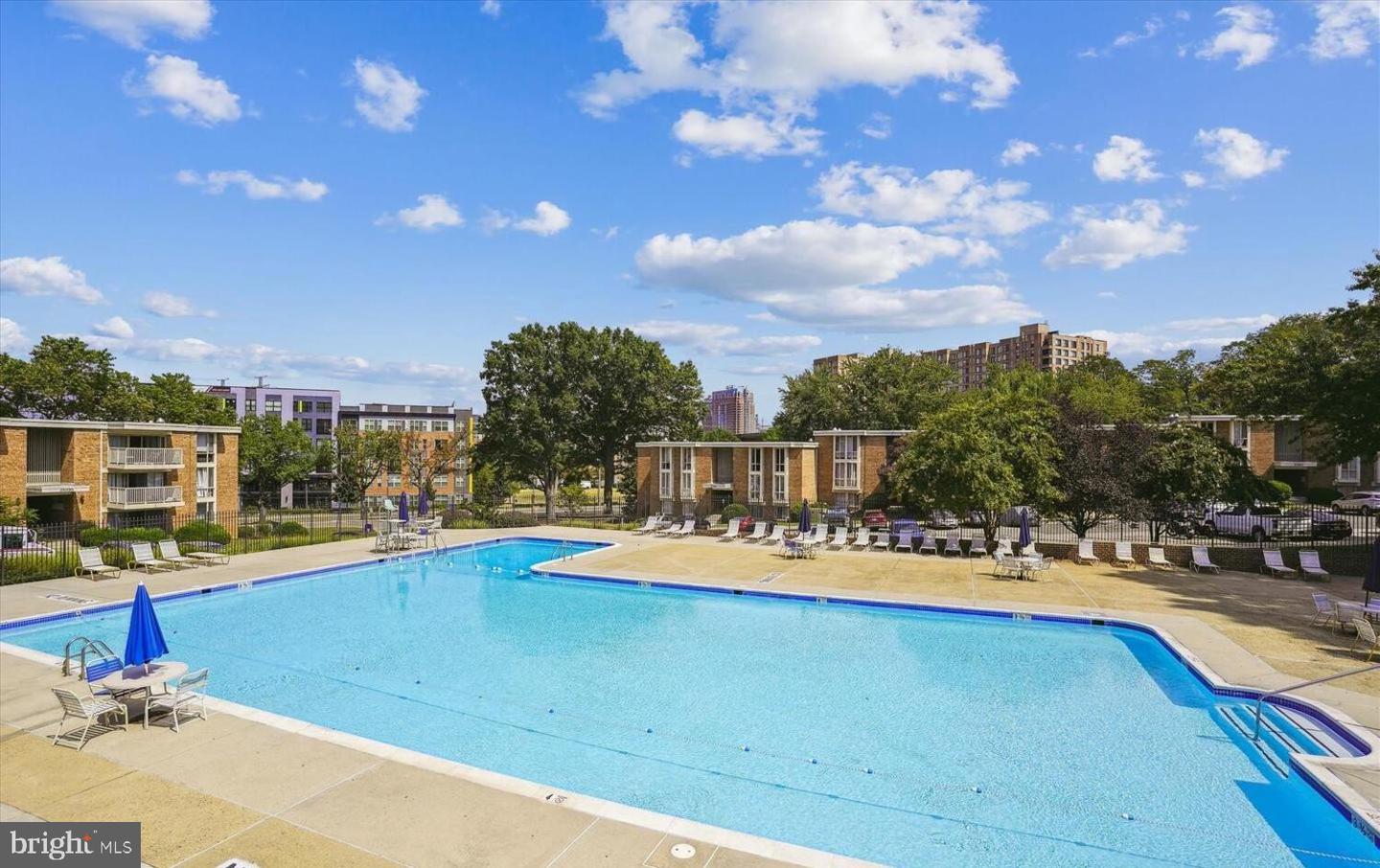 2525 HUNTINGTON AVE #18, ALEXANDRIA, Virginia 22303, 1 Bedroom Bedrooms, ,1 BathroomBathrooms,Residential,For sale,2525 HUNTINGTON AVE #18,VAFX2243566 MLS # VAFX2243566