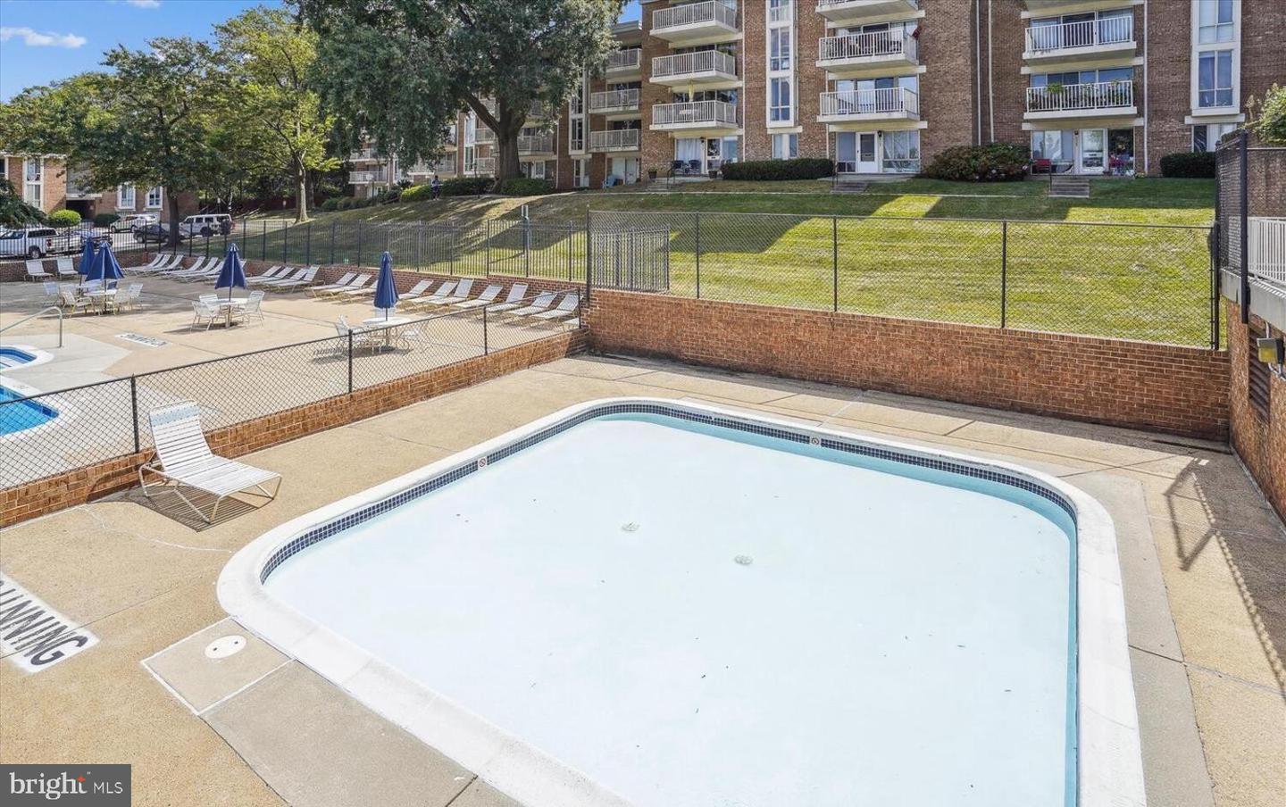 2525 HUNTINGTON AVE #18, ALEXANDRIA, Virginia 22303, 1 Bedroom Bedrooms, ,1 BathroomBathrooms,Residential,For sale,2525 HUNTINGTON AVE #18,VAFX2243566 MLS # VAFX2243566
