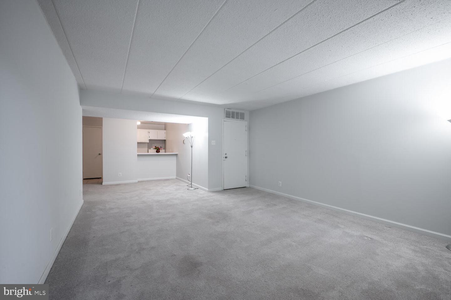 2525 HUNTINGTON AVE #18, ALEXANDRIA, Virginia 22303, 1 Bedroom Bedrooms, ,1 BathroomBathrooms,Residential,For sale,2525 HUNTINGTON AVE #18,VAFX2243566 MLS # VAFX2243566