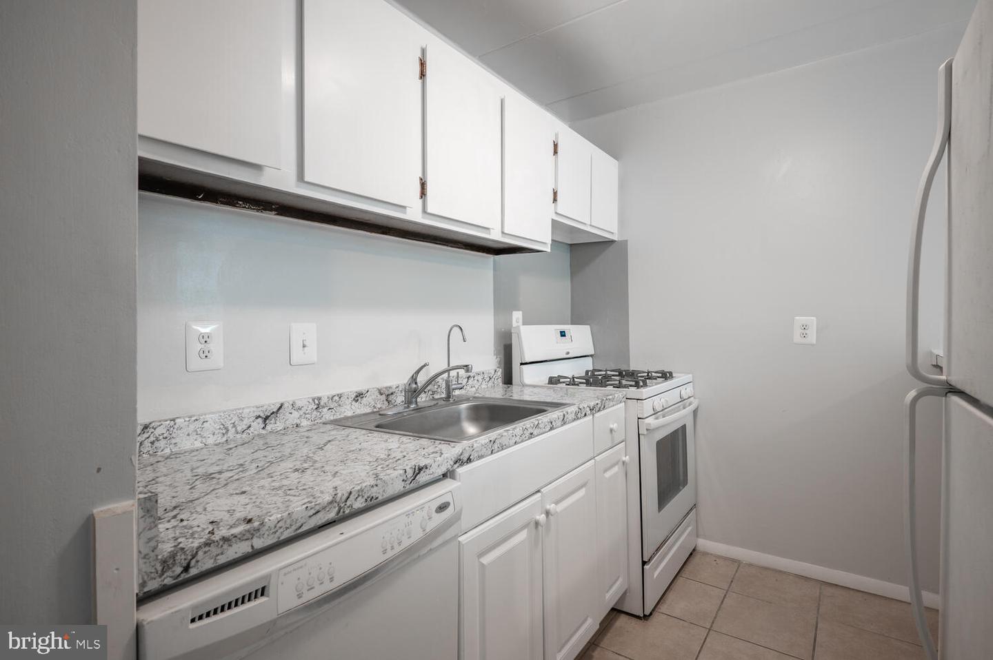 2525 HUNTINGTON AVE #18, ALEXANDRIA, Virginia 22303, 1 Bedroom Bedrooms, ,1 BathroomBathrooms,Residential,For sale,2525 HUNTINGTON AVE #18,VAFX2243566 MLS # VAFX2243566