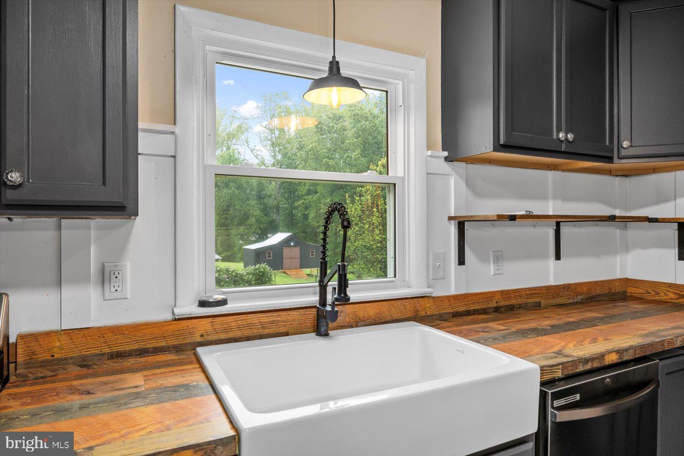 7615 MORRIS RD, SPOTSYLVANIA, Virginia 22551, 3 Bedrooms Bedrooms, 8 Rooms Rooms,2 BathroomsBathrooms,Residential,For sale,7615 MORRIS RD,VASP2033486 MLS # VASP2033486